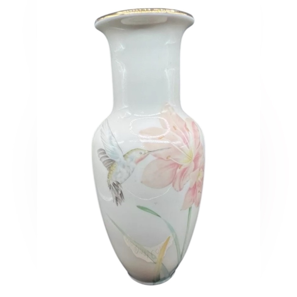 Crowning Touch Collection Vase Made In Japan - Hummingbird- 8” tall - Picture 4 of 6
